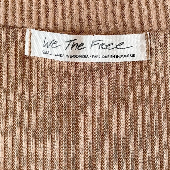 𝅺FREE People Hot Stuff Off Shoulder Top - Picture 7 of 12